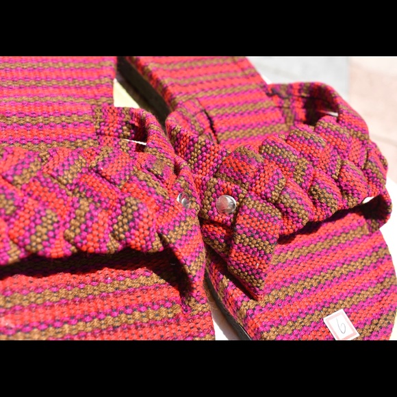 🏖Red/Brown Woven Kultura Slippers🏖 - Picture 4 of 9